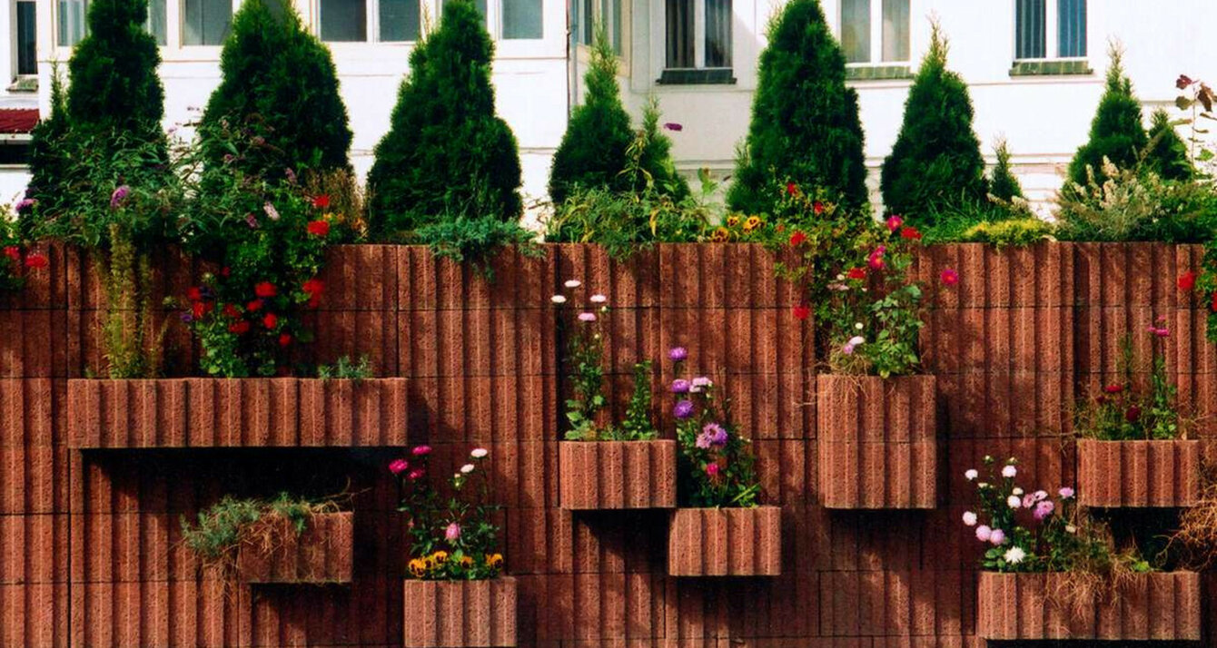svahovky Rasterflor - okrasný múr a spevnenie svahu v záhrade, aj rozkvitnutá stena