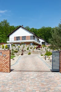 Obklopený prírodou