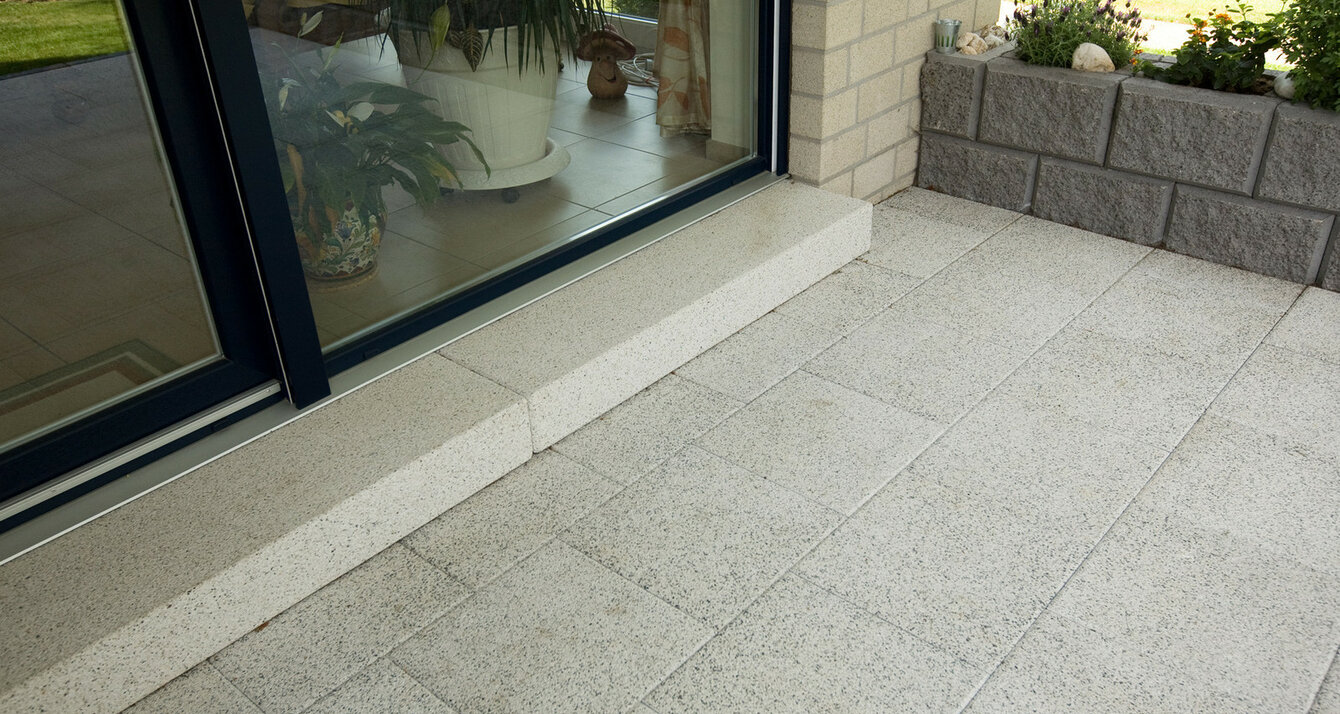 terasová dlažba Aqua flair - elegantný dizajn terasy s jemne opracovaným povrchom