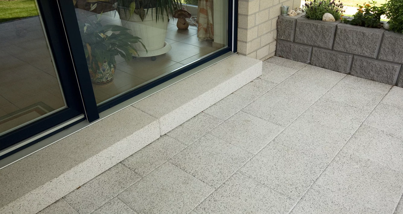 terasová dlažba Aqua flair - elegantný dizajn terasy s jemne opracovaným povrchom terasová dlažba Aqua flair - elegantný dizajn terasy s jemne opracovaným povrchom